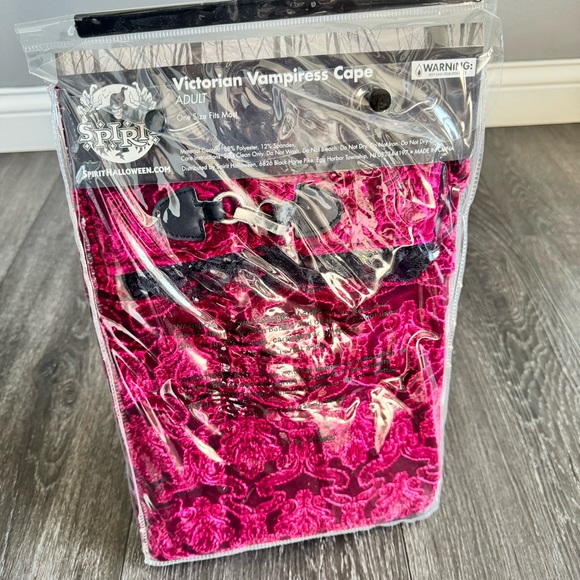 Spirit Halloween Vampire Costume. - Picture 13 of 16